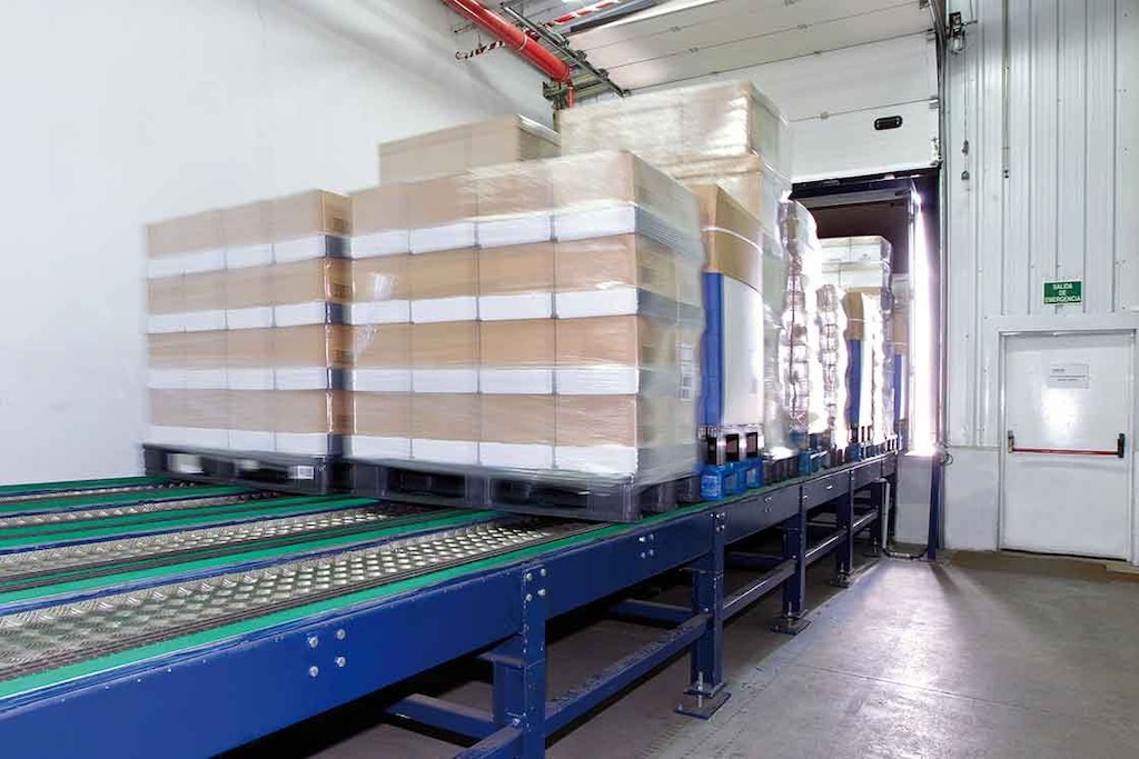 Las plataformas de carga automática permiten acelerar todo el proceso de expedición de mercadería Las plataformas de carga automática permiten acelerar todo el proceso de expedición de mercadería