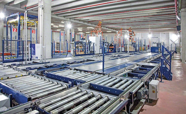 Almacén automático con productos desechables de Nupik Internacional en Barcelona