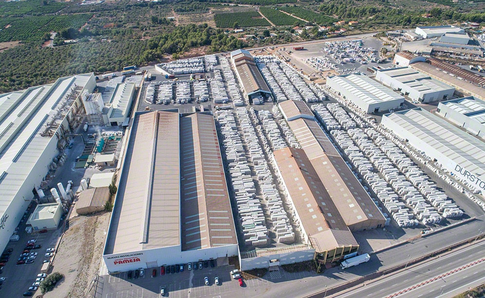 Almacén para las baldosas cerámicas de Grupo Pamesa en Castellón