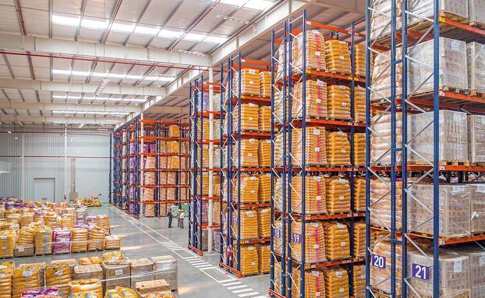 Mecalux ha suministrado el sistema de paletización convencional en los dos nuevos almacenes que Qbox ha construido en su centro logístico de Argentina