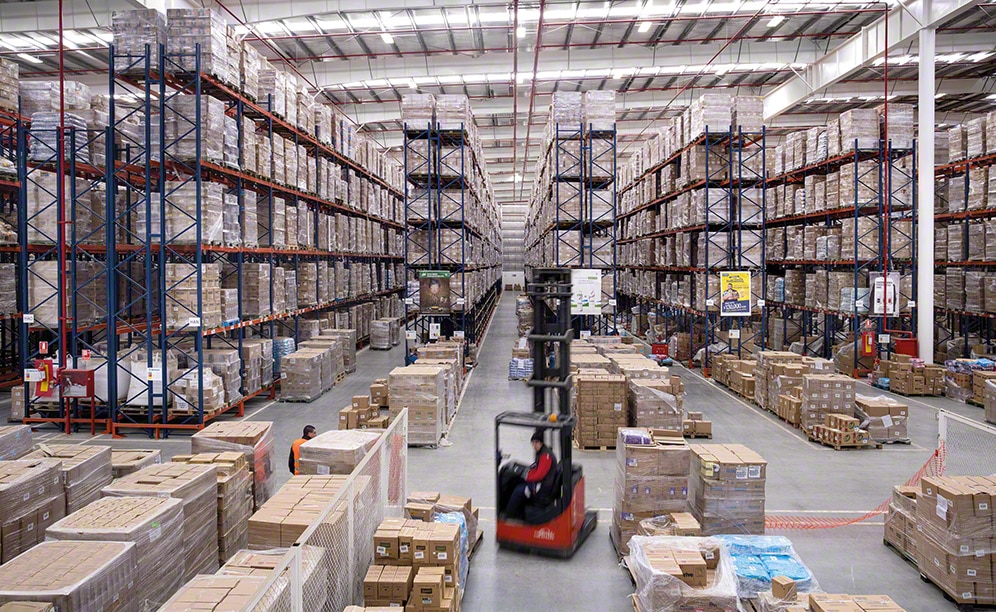 En una superficie de 12.000 m², Unilever puede almacenar 15.055 palets