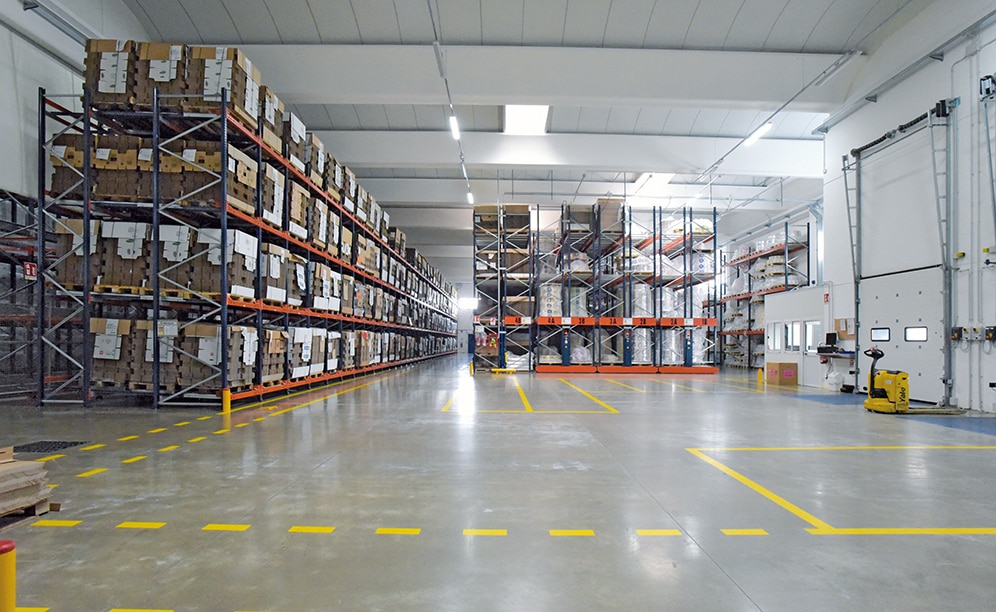Mecalux ha suministrado cinco sistemas de almacenaje que conviven en 4.500 m²