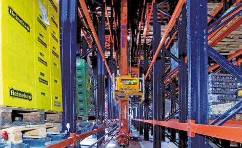 Mecalux aumenta la capacidad de almacenaje y picking de una empresa distribuidora con la instalación de un almacén automático autoportante