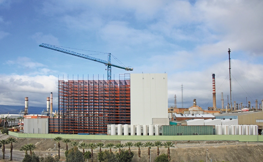 Mecalux construye para Cepsa un almacén automático de 37 m de altura con capacidad para más de 28.000 palets