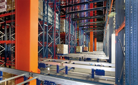 Mecalux ha construido un almacén autoportante de grandes dimensiones completamente automatizado para Grupo Siro
