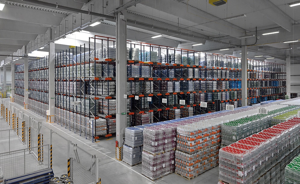El centro logístico de Santa-Trans puede almacenar 11.115 palets