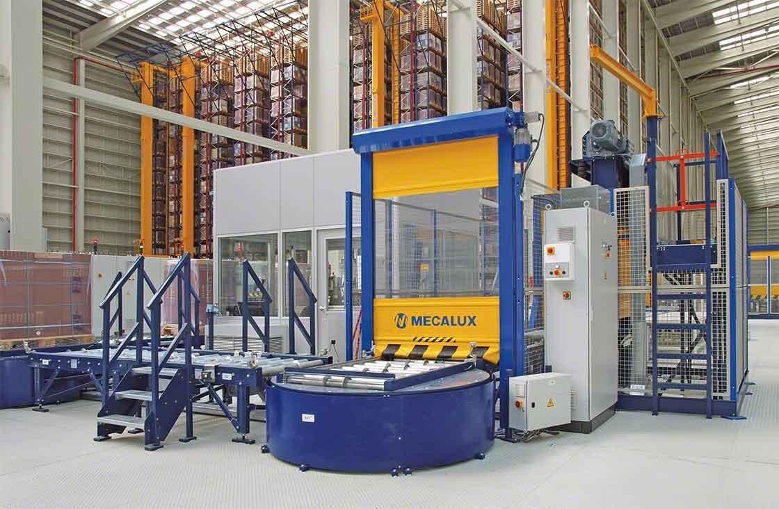 En almacenes automáticos, el puesto de inspección de paletas se encarga de realizar el control de calidad tras la recepción de mercaderías
