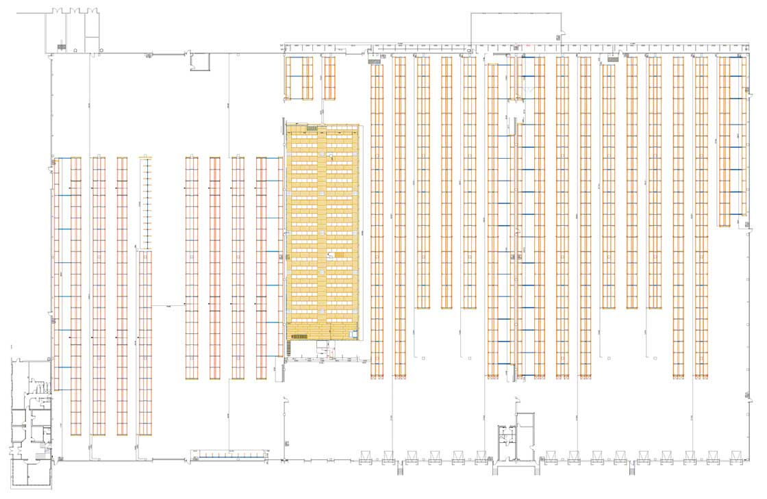 ‘Layout’ de un almacén sectorizado con zona de almacenaje, picking y estanterías cantilever