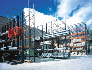 Almacén exterior a cielo abierto: consejos y soluciones