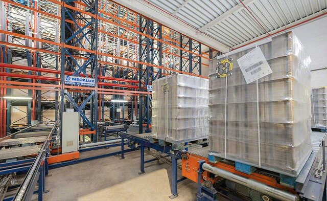 Depósito automático de la empresa líder en el sector del packaging Alzamora Group