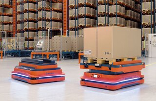 Los robots móviles autónomos dinamizan el flujo interno de paletas